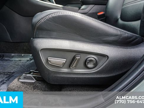 Used 2023 Toyota RAV4 XLE Premium image 39