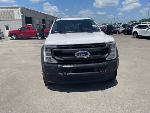 Used 2022 Ford F550 4x4 Crew Cab Super Duty w/ Power Equipment Group image 13