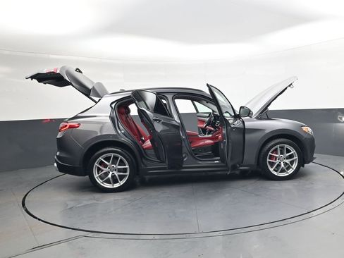 Used 2018 Alfa Romeo Stelvio Sport w/ Quick Order Package 22J Sport image 43
