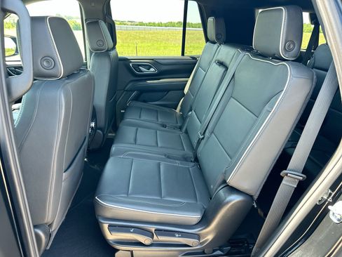 Used 2024 GMC Yukon SLT AWD/4WD image 22