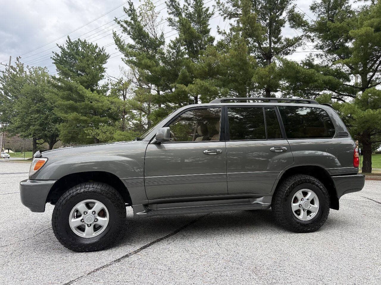 Used 2000 Toyota Land Cruiser AWD/4WD image 3