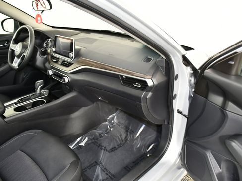 Used 2024 Nissan Altima 2.5 SV image 40