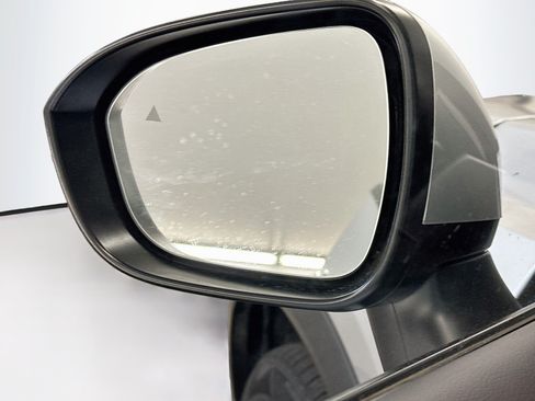 Used 2025 Nissan Rogue SV AWD/4WD image 16