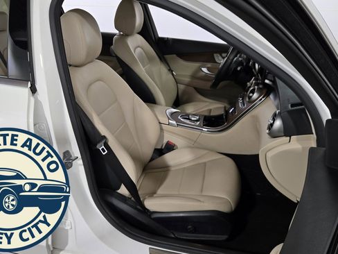 Used 2019 Mercedes-Benz C 300 4MATIC Sedan image 33