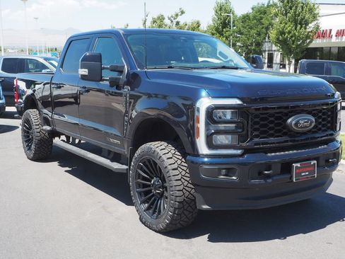 Used 2025 Ford F350 Lariat w/ Black Appearance Package AWD/4WD image 9
