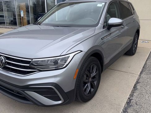 Certified 2022 Volkswagen Tiguan SE w/ Panoramic Sunroof Package image 1