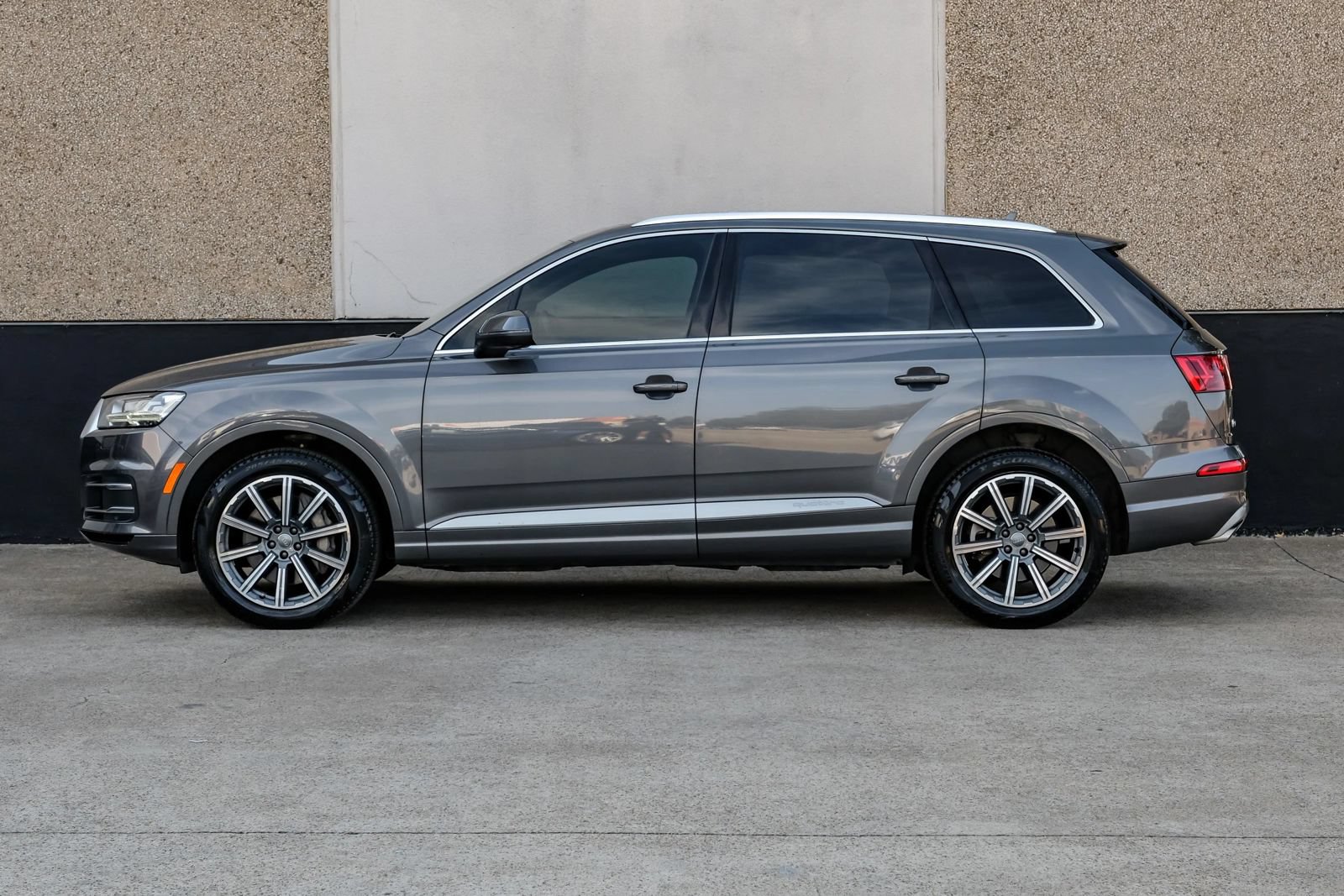 Used 2018 Audi Q7 3.0T Prestige w/ Prestige Package AWD/4WD image 11