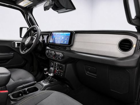 Used 2026 Jeep Wrangler Unlimited Sport AWD/4WD image 18