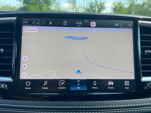 Used 2023 Chrysler Pacifica Limited w/ Uconnect Theater Family Group FWD image 9