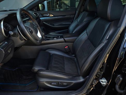 Used 2019 Nissan Maxima SR w/ Premium Package FWD image 18