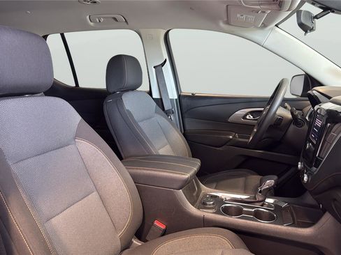 Used 2021 Chevrolet Traverse LS image 14