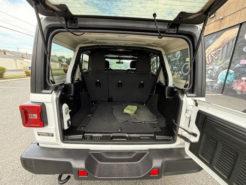 Used 2021 Jeep Wrangler Unlimited Sport AWD/4WD image 6