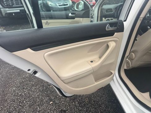 Used 2014 Volkswagen Jetta TDI FWD image 25