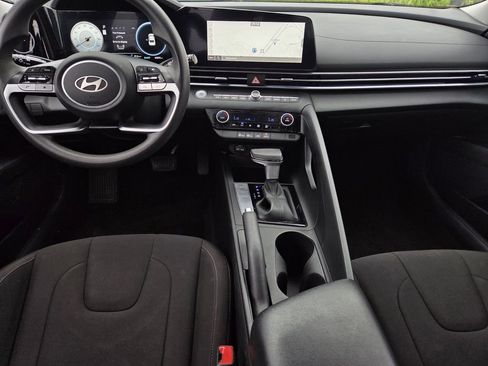 Used 2024 Hyundai Elantra SEL FWD image 8