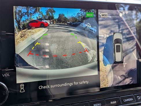 Used 2022 Nissan Pathfinder SL w/ SL Black Package image 30