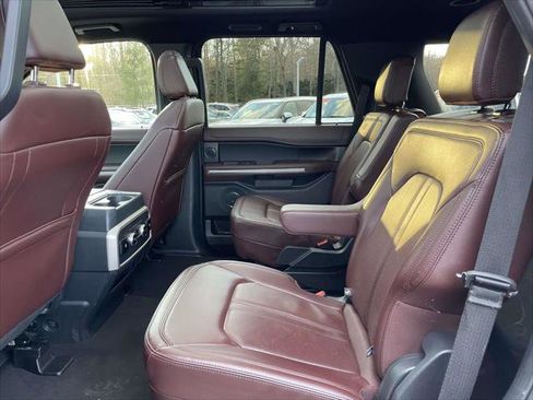 Used 2024 Ford Expedition Limited image 11