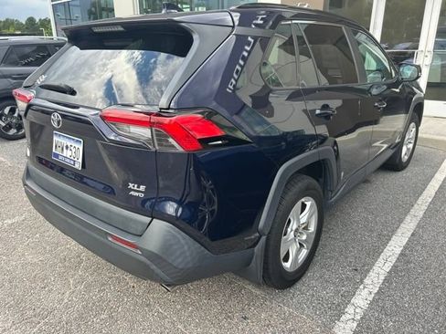 Used 2021 Toyota RAV4 XLE w/ Convenience Package AWD/4WD image 4