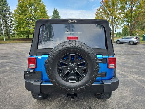 Used 2015 Jeep Wrangler Sport AWD/4WD image 5
