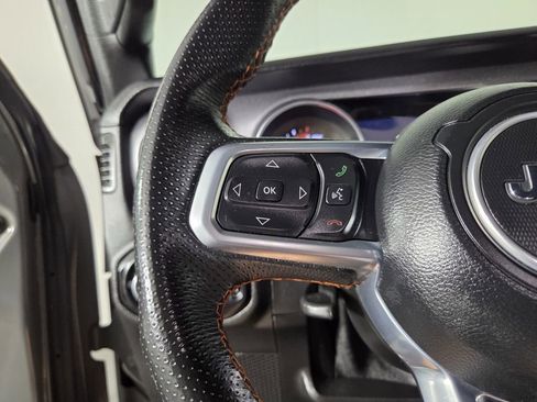 Certified 2021 Jeep Gladiator Mojave image 18