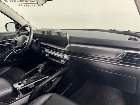 Used 2025 Kia Telluride S FWD image 40