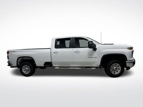 Used 2024 Chevrolet Silverado 3500 LT image 2