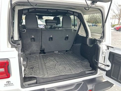 Used 2024 Jeep Wrangler Rubicon w/ Convenience Group image 13