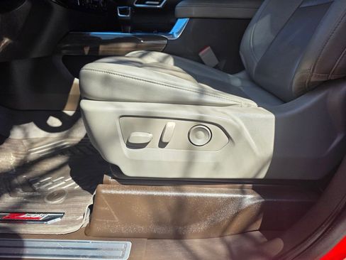 Used 2022 Chevrolet Silverado 1500 LT w/ Z71 Off-Road Package image 17