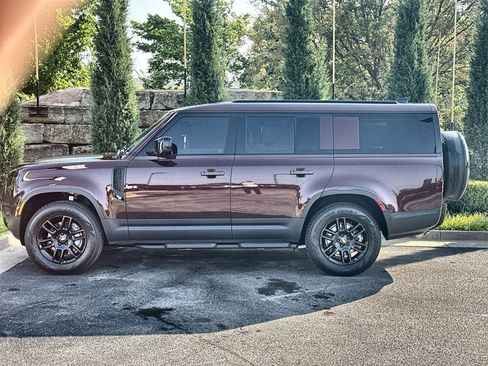 Used 2025 Land Rover Defender 130 S image 2