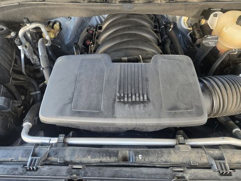 Used 2022 Chevrolet Suburban LT w/ Luxury Package image 23