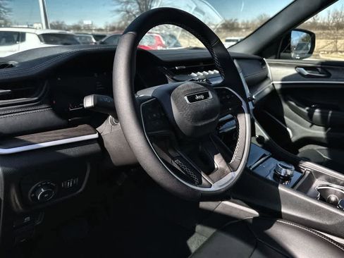 New 2026 Jeep Grand Cherokee Limited RWD image 2