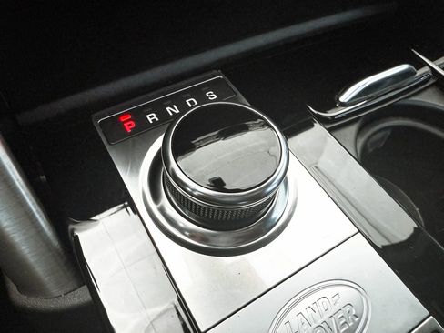 Used 2020 Land Rover Discovery HSE image 21