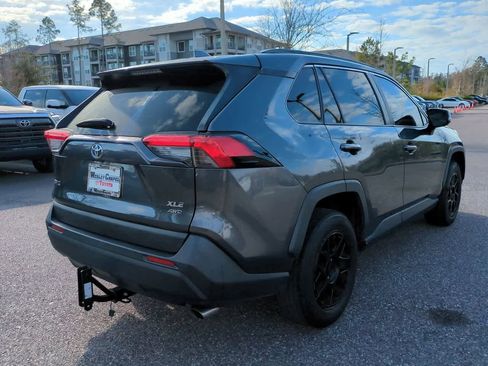 Used 2019 Toyota RAV4 XLE AWD/4WD image 6