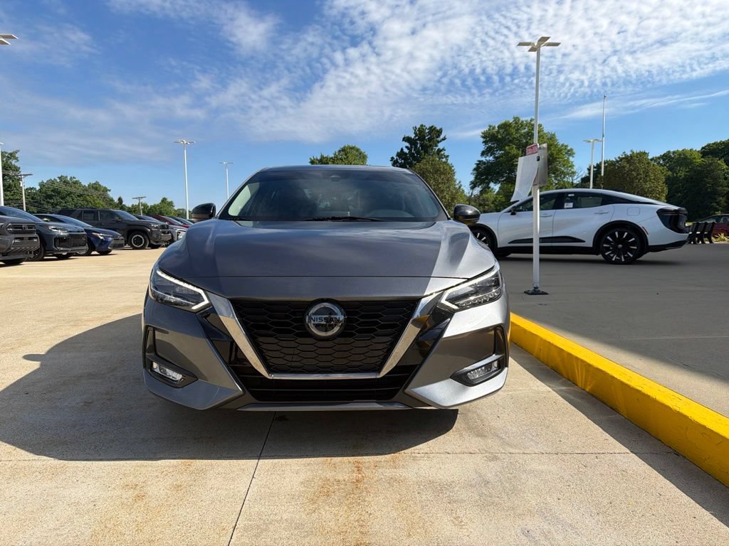 Used 2023 Nissan Sentra SR w/ SR Premium Package FWD image 2