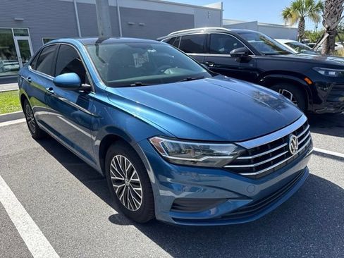 Used 2019 Volkswagen Jetta SE FWD image 1