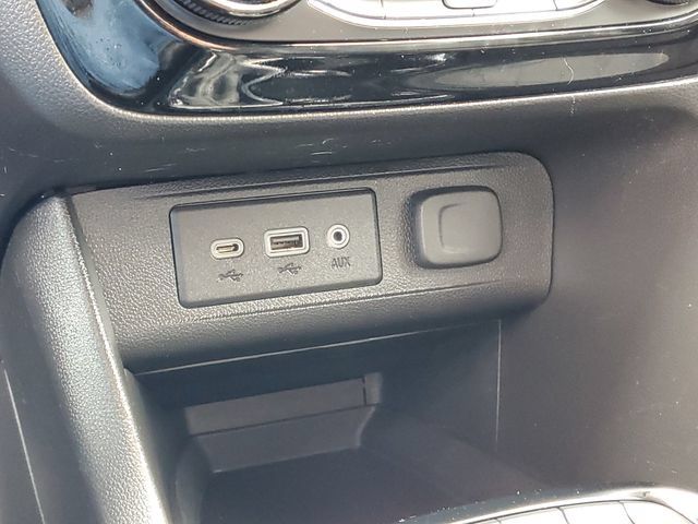 Used 2020 Buick Encore GX Preferred w/ Cold Weather Comfort Package FWD image 22