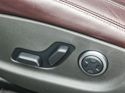 Used 2023 Genesis GV70 2.5T w/ Advanced Package image 23