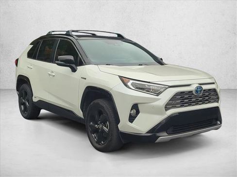 Used 2020 Toyota RAV4 XSE image 3