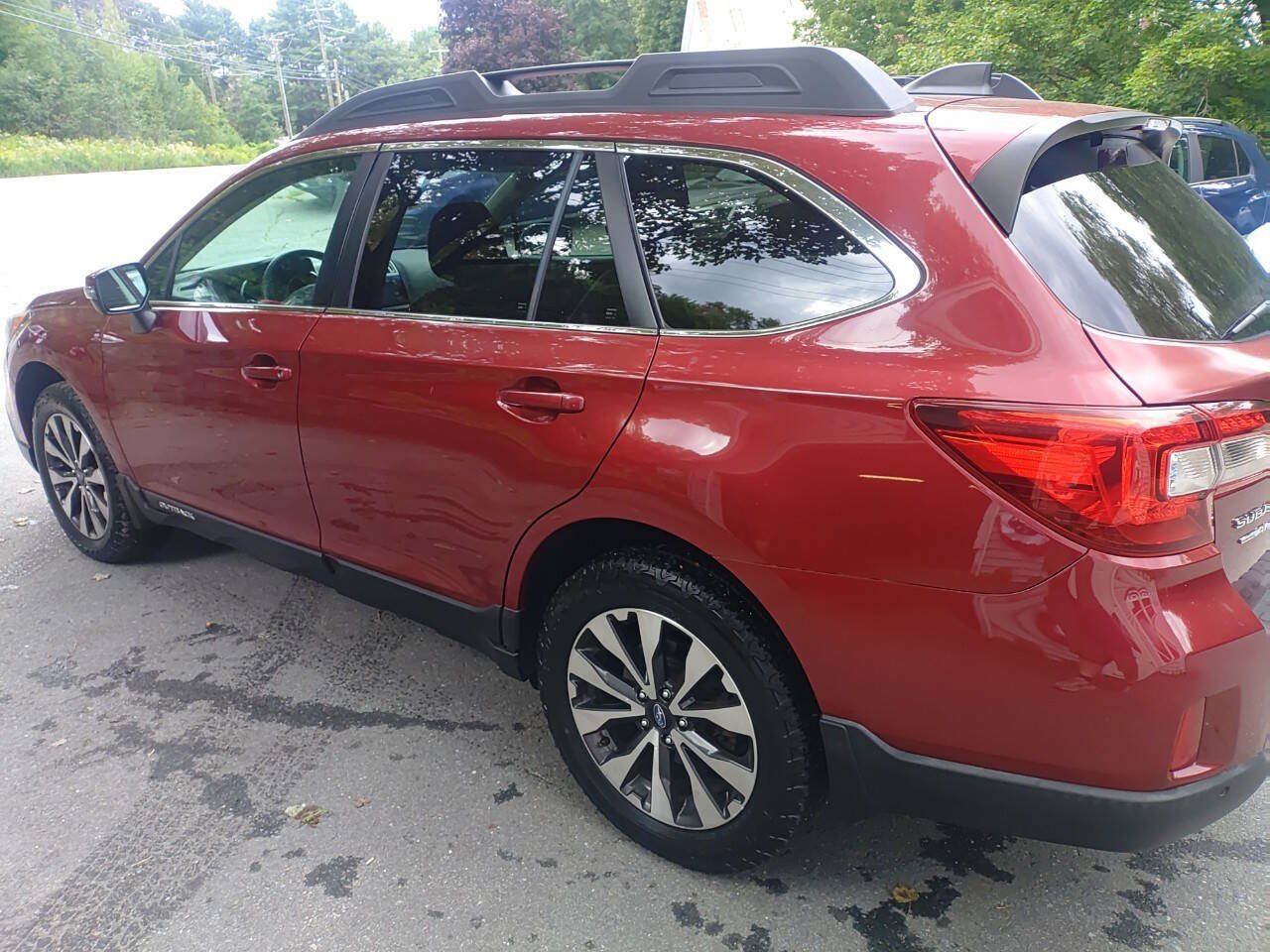 Used 2017 Subaru Outback 3.6R Limited AWD/4WD image 3