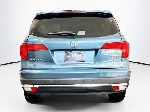 Used 2017 Honda Pilot Touring image 7