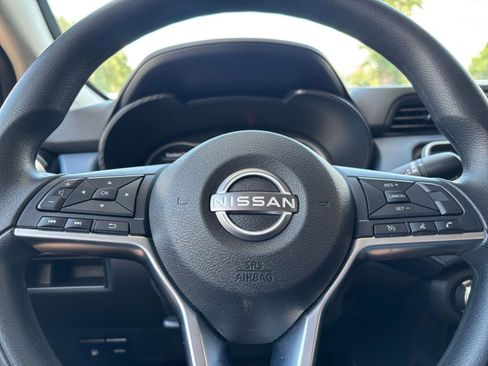 Used 2025 Nissan Versa SV FWD image 29