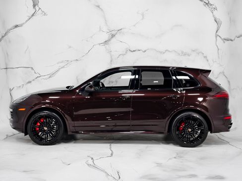 Used 2016 Porsche Cayenne GTS image 16