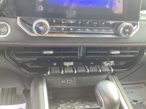 Used 2023 Chevrolet Colorado Z71 w/ Z71 Convenience Package 2 image 21