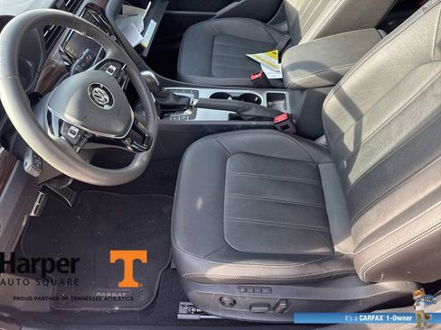 Used 2022 Volkswagen Passat 2.0T image 13