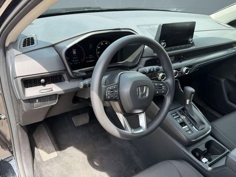 Used 2025 Honda CR-V LX image 4