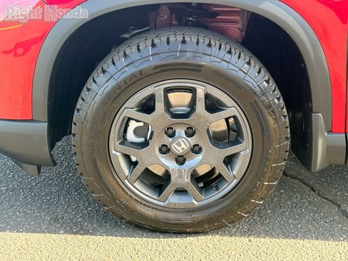 Used 2025 Honda Pilot TrailSport image 10