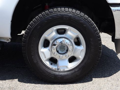 Used 2012 Ford F350 XLT w/ XLT Interior Pkg image 40