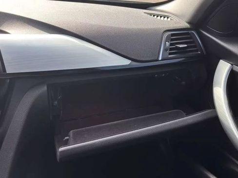 Used 2017 BMW 320i Sedan RWD image 14