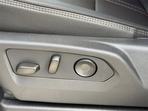 New 2026 Chevrolet Suburban High Country image 19