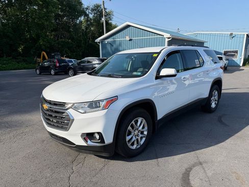 Used 2019 Chevrolet Traverse LT w/ LPO, Floor Liner Package AWD/4WD image 1