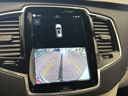 Used 2023 Volvo XC90 B6 Ultimate w/ Lounge Package AWD/4WD image 18